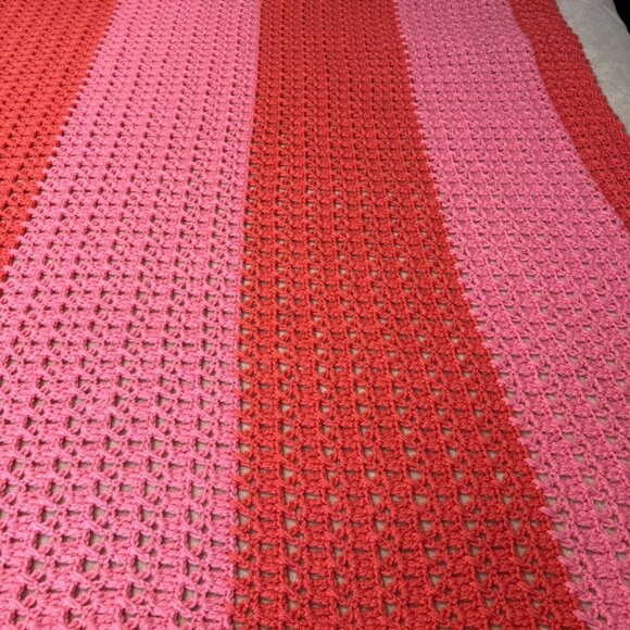 Cozy and extremely soft  handmade lap afghan or girls blanket in pink and light - Picture 2 of 7